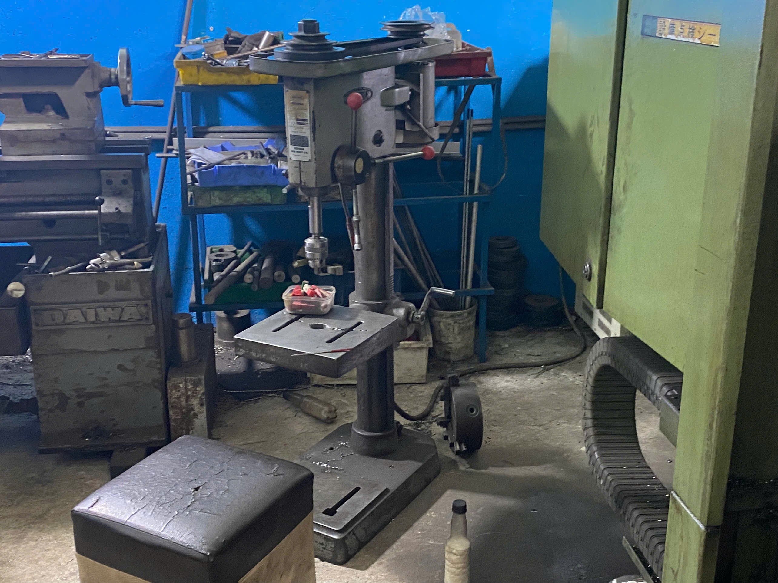 Drilling machine 1